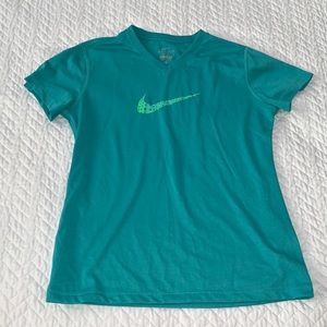 NIKE Girls logo dry-fit tee